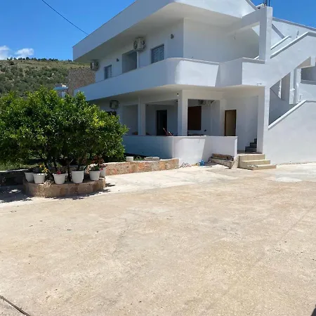 Violeta Red 1 Bedroom * كساميل